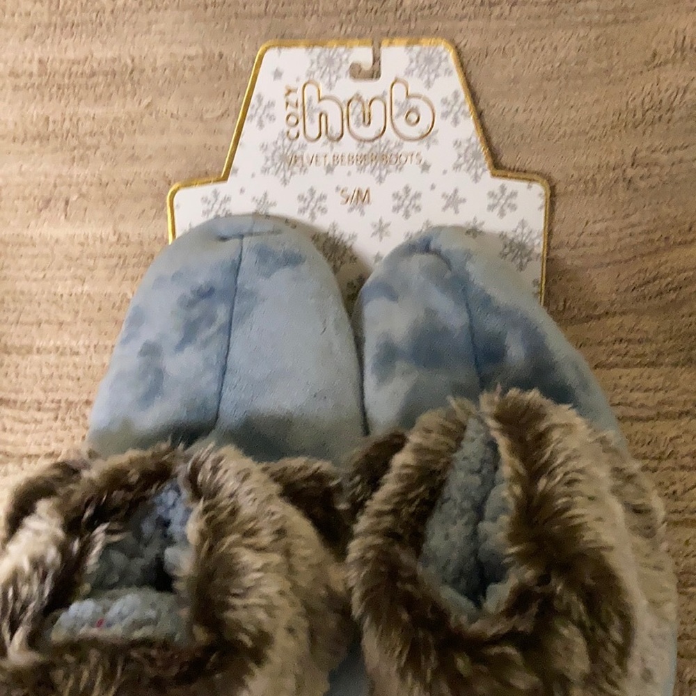 Cozy Hub Velvet Slipper Booties